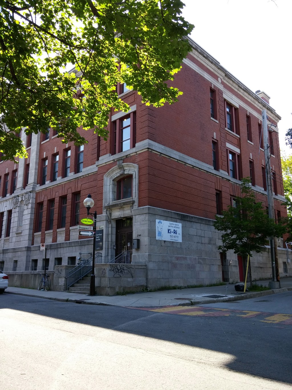 Regroupement des Ressources Alternatives en Santé Mentale du Qué | 2349 Rue de Rouen 4e étage, Montréal, QC H2K 1L8, Canada | Phone: (514) 523-7919