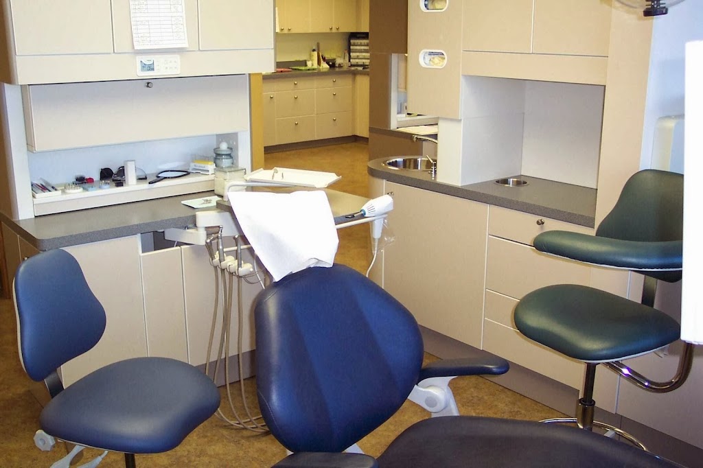 Sidney Centre Family Dentistry | 9764 Fifth St, Sidney, BC V8L 2X2, Canada | Phone: (250) 655-7188