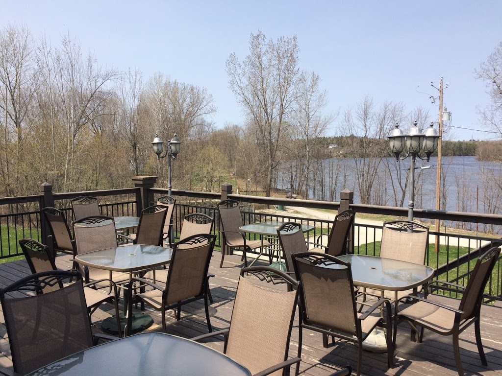 Centre Chateau Logue | 12 Rue Comeau, Maniwaki, QC J9E 2R8, Canada | Phone: (819) 449-4848