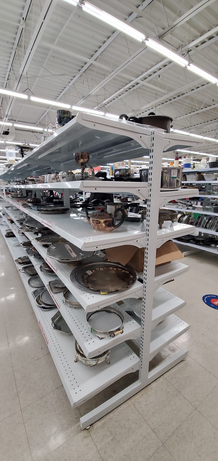 Value Village | 2340 Fairview St, Burlington, ON L7R 2E3, Canada | Phone: (905) 631-6990