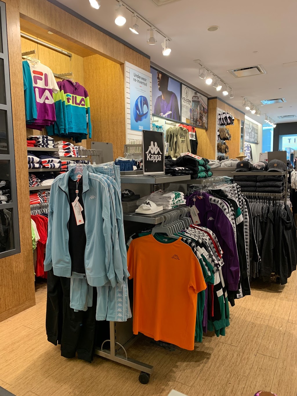 Boathouse | 240 Leighland Ave Unit 121A, Oakville, ON L6H 3H6, Canada | Phone: (905) 815-9083