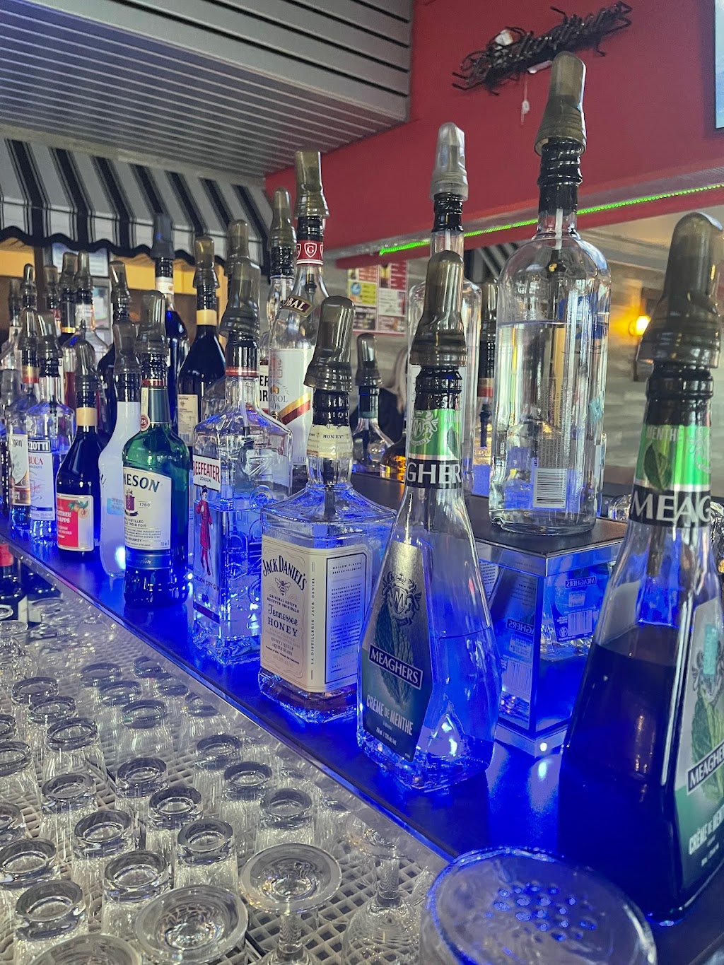 Bar Le Casino de Mirabel | 13920 Rue Saint-Simon, Mirabel, QC J7N 1P3, Canada | Phone: (450) 569-2611