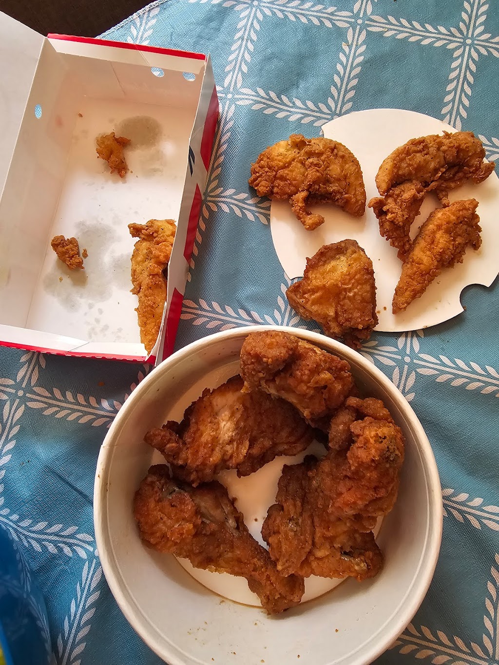 KFC | 850 Wellington Rd, London, ON N6E 1L9, Canada | Phone: (519) 681-8108