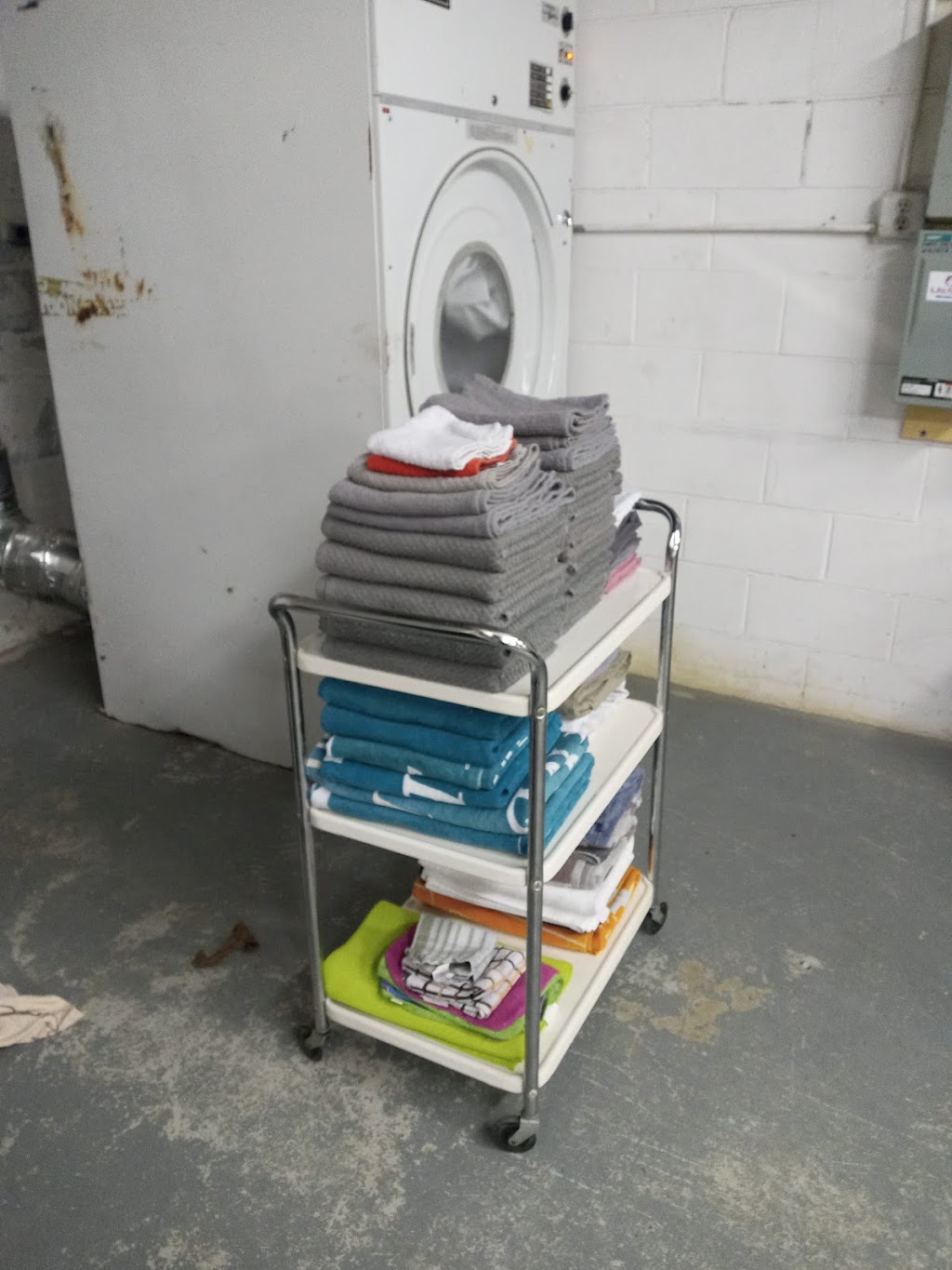 Linen Laundrywell Logistics BuanderieLaundrywell | 757 Av. Lajoie, Dorval, QC H9P 1G7, Canada | Phone: (514) 631-9957