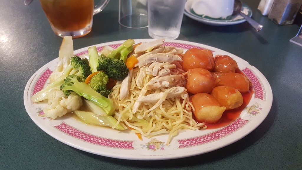 Great Wall Restaurant | 2545 Pleasant Valley Rd, Armstrong, BC V0E 1B2, Canada | Phone: (250) 546-8284