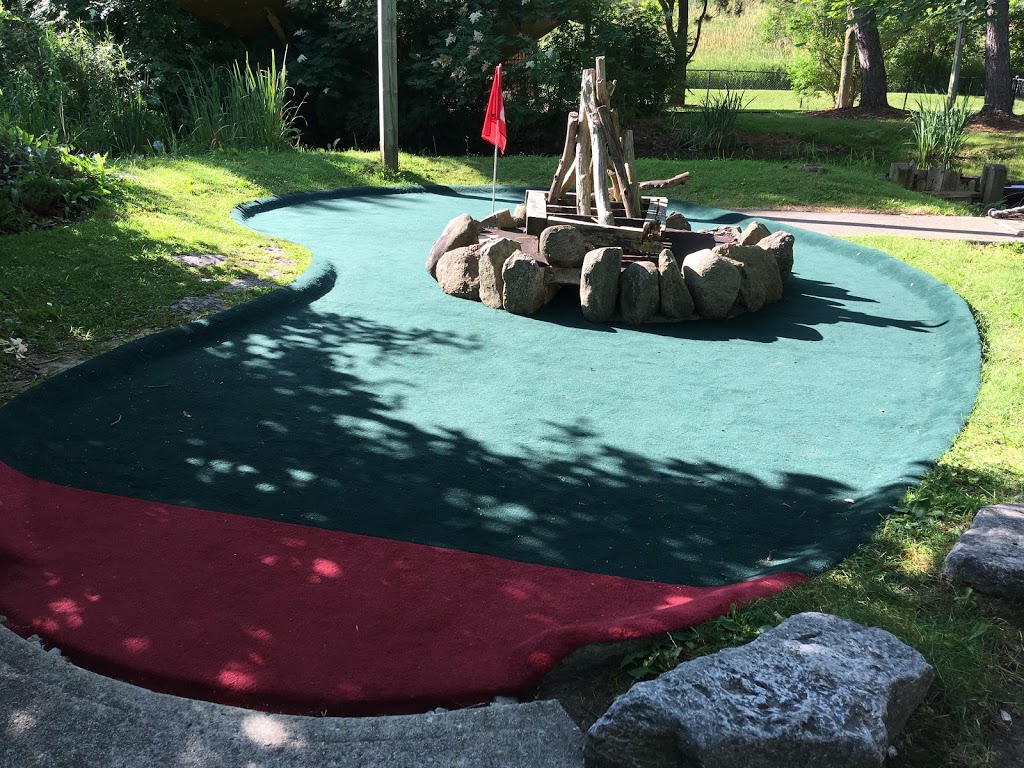 Cardinals Northern Adventure Mini Putt | 2740 ON-9, Kettleby, ON L0G 1J0, Canada | Phone: (905) 841-7378