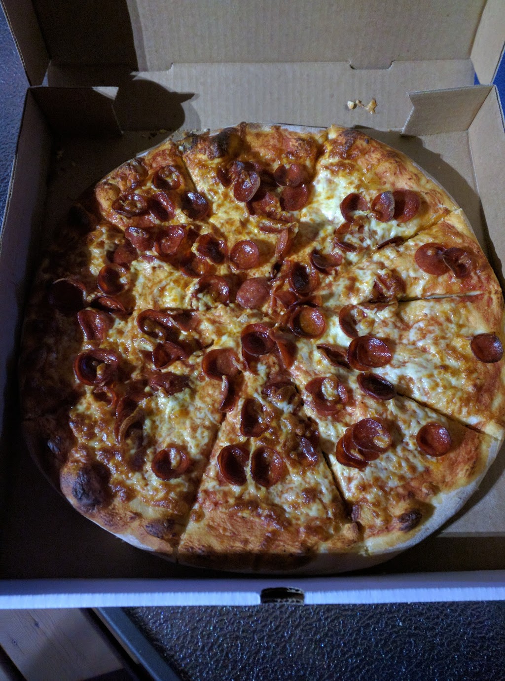 Venezia Pizza heartlake | 230 Sandalwood Pkwy E, Brampton, ON L6Z 1R3, Canada | Phone: (905) 846-3648