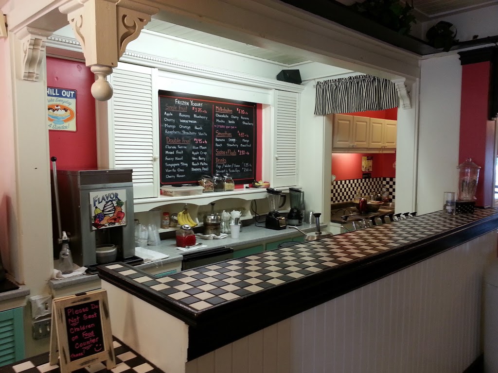 Broderick’s | 290 Bridge St, Port Stanley, ON N5L 1C3, Canada | Phone: (519) 782-4492
