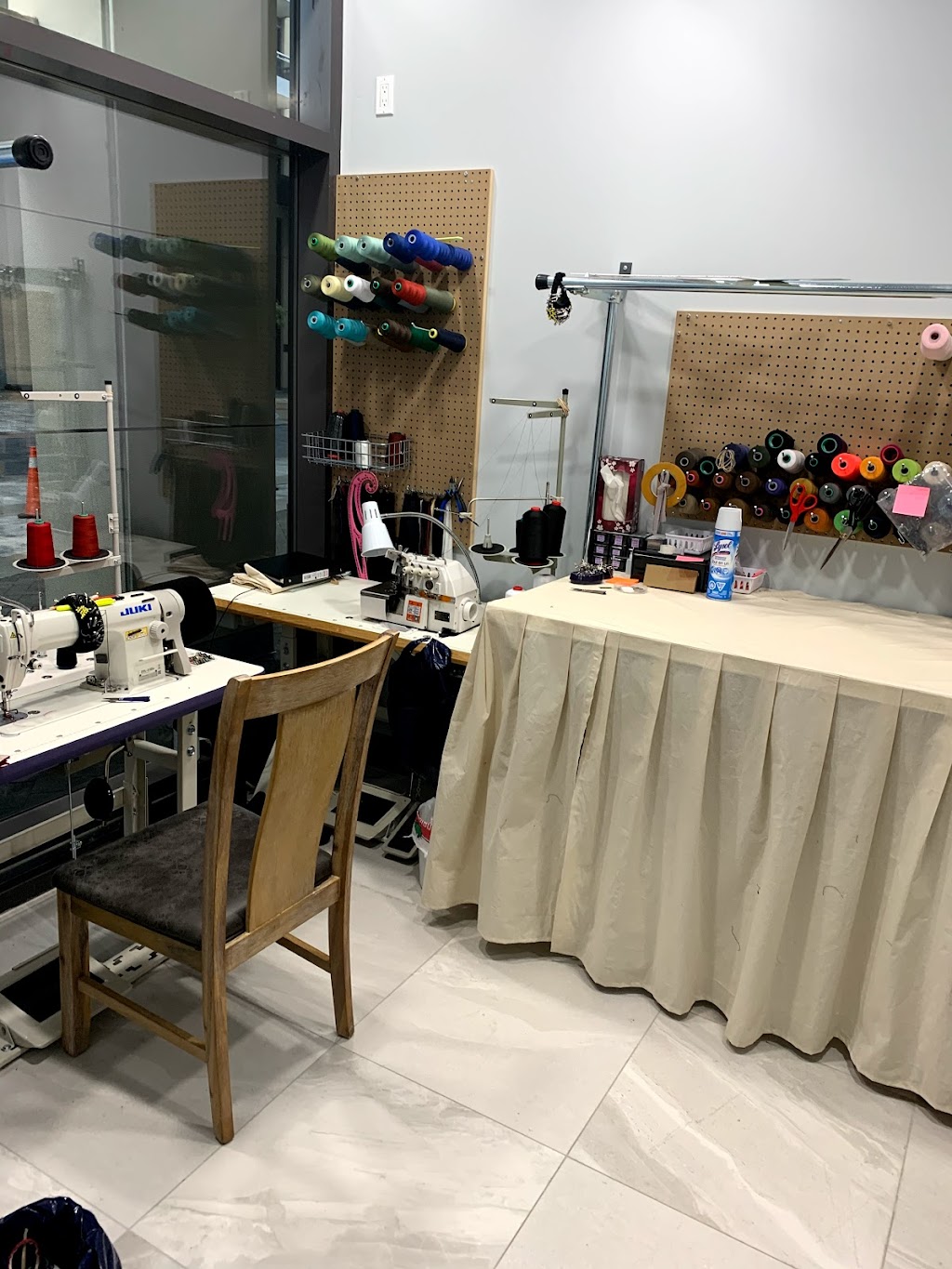 Beverly Hills Dry Cleaners & Alterations Inc. | 9205 Yonge St, Unit # NE-1, Richmond Hill, ON L4C 1V5, Canada | Phone: (905) 597-1060