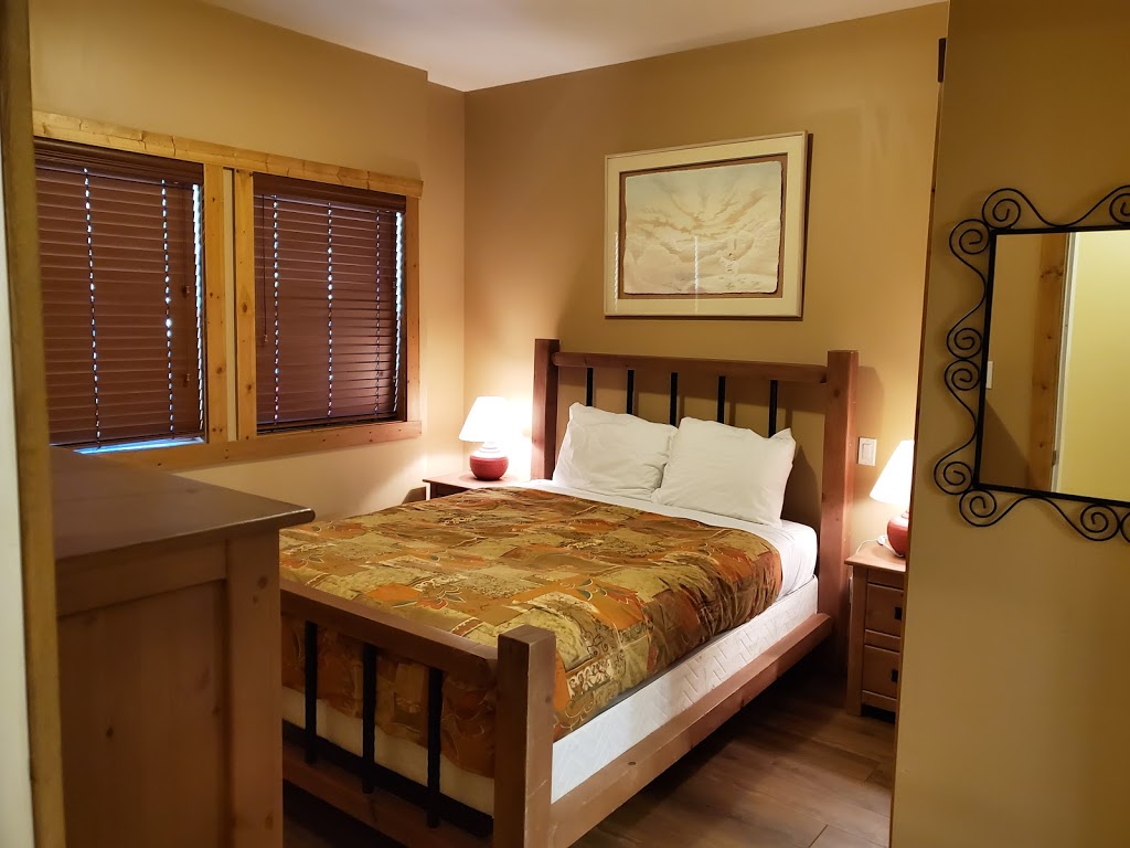 Casa Del Mila Oro Resort | 5401 Lakeshore Dr, Osoyoos, BC V0H 1V6, Canada | Phone: (250) 495-2373