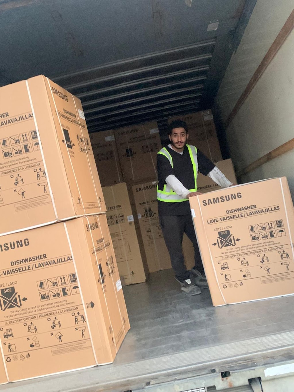 Professional Moving Experts | 119 Stradwick Ave, Ottawa, ON K2J 2Y9, Canada | Phone: (613) 293-6402