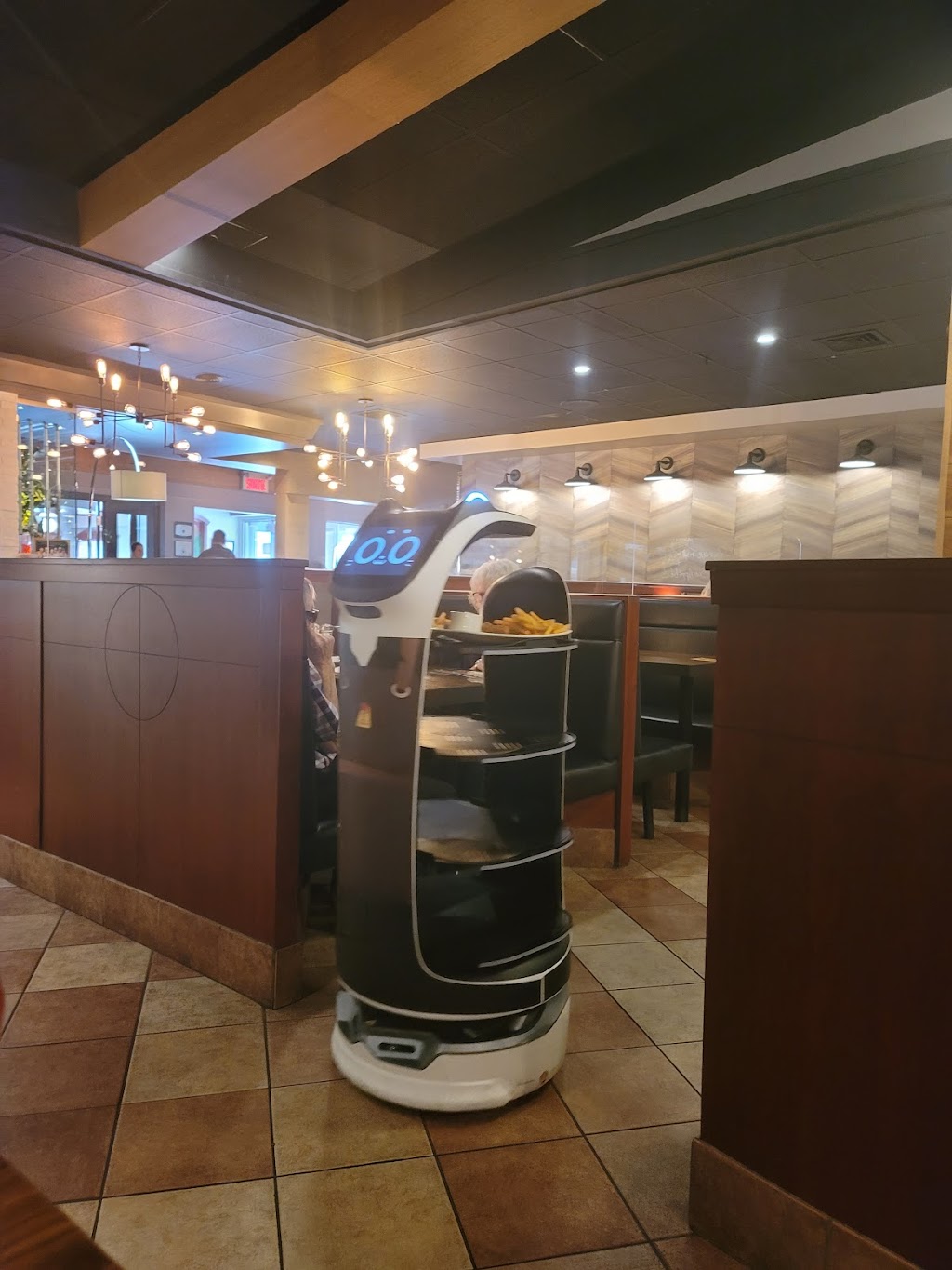 Rôtisserie St-Hubert | 80 Bd Cartier, Rivière-du-Loup, QC G5R 2N1, Canada | Phone: (418) 862-4442