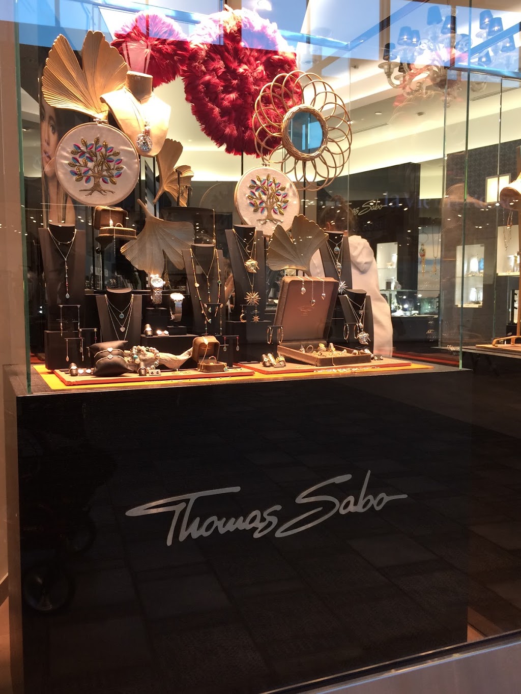 Thomas Sabo | 3035 Boulevard le Carrefour Shop No. R029, Laval, QC H7T 1C8, Canada | Phone: (450) 687-2939