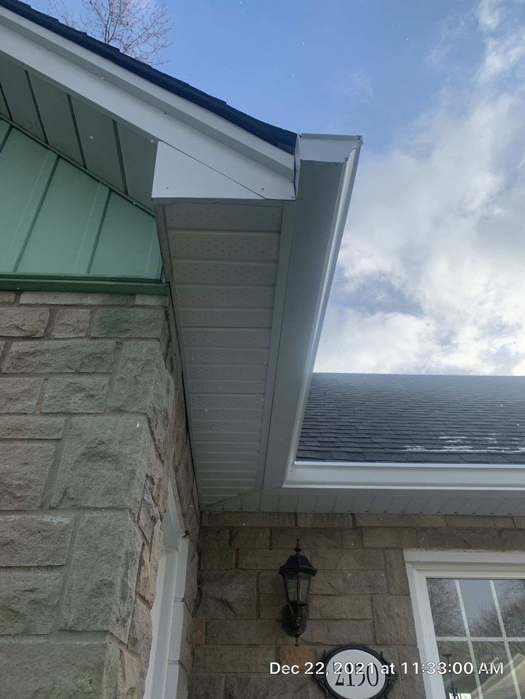 Custom Contracting Eavestrough repair london | 100 Kellogg Ln, London, ON N5W 2T5, Canada | Phone: (226) 408-4962