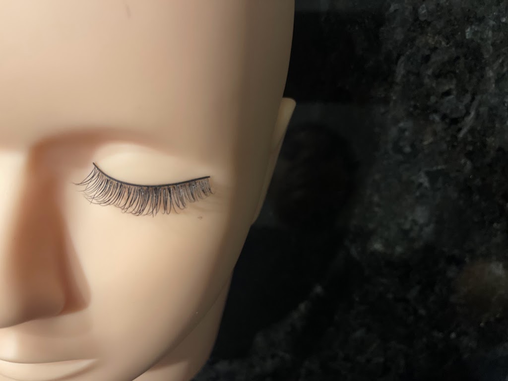 Flower lashes | 3136 Turner Crescent, London, ON N6M 0A1, Canada | Phone: (780) 935-5277