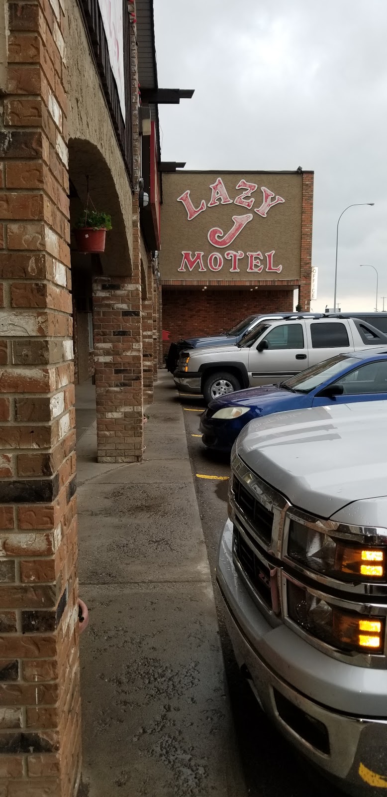 Lazy J Motel | 5225 1st Street West - Highway 2, Claresholm, AB T0L 0T0, Canada | Phone: (403) 625-4949