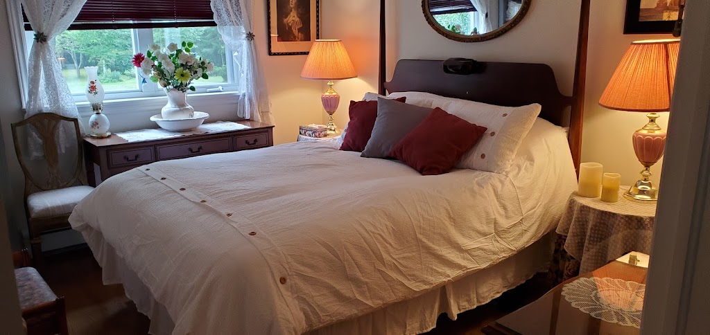 Brownings Bed & Breakfast | 8358 NS-221, Centreville, NS B0P 1J0, Canada | Phone: (902) 670-0443