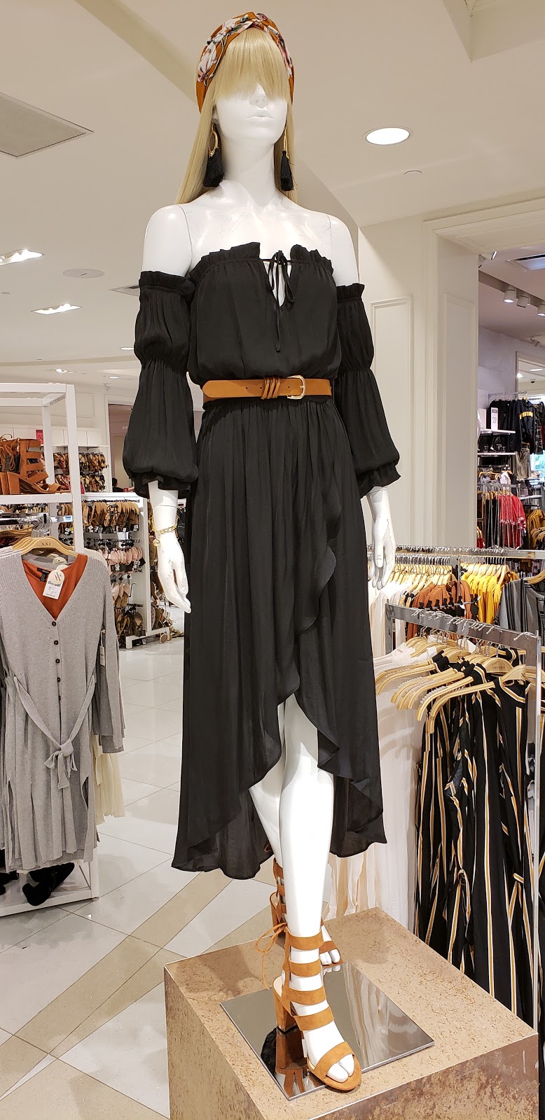 Forever 21 | 900 Maple Avenue Space #CRUA40, Burlington, ON L7S 2J8, Canada | Phone: (905) 681-6111