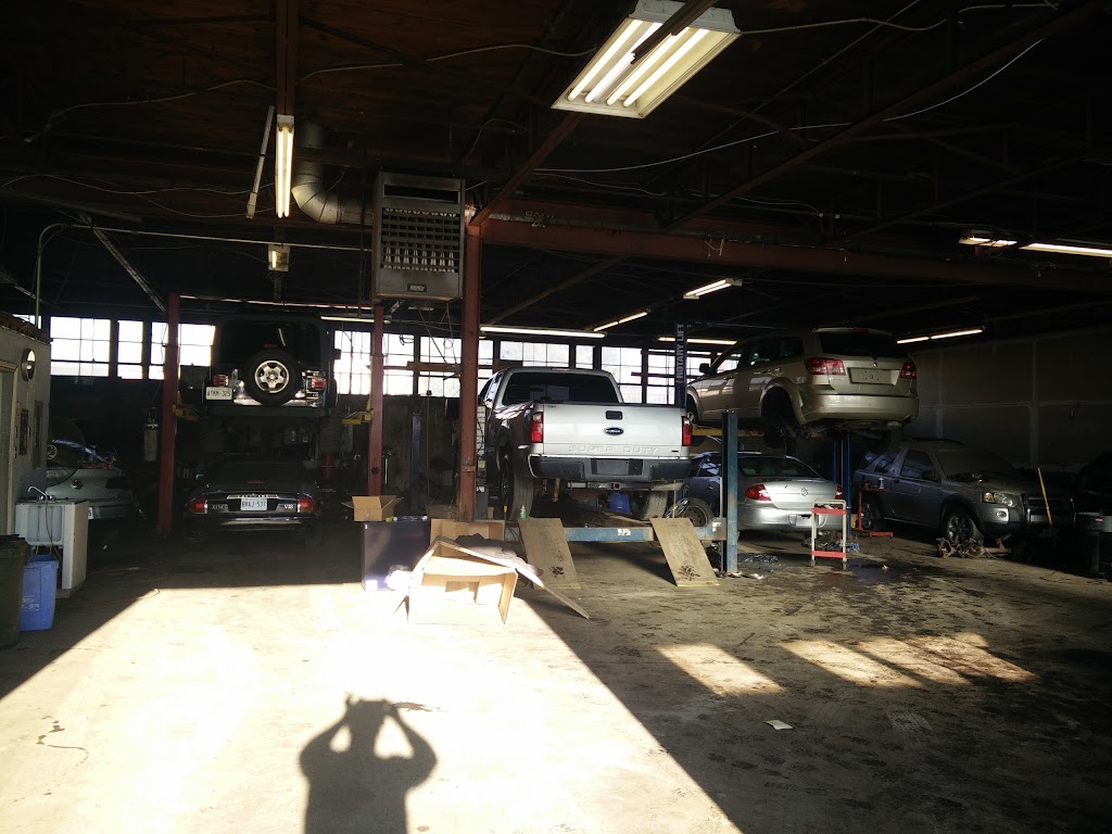 Centre Auto | 1783 Oxford St E Unit 2E, London, ON N5V 2Z6, Canada | Phone: (519) 453-5711