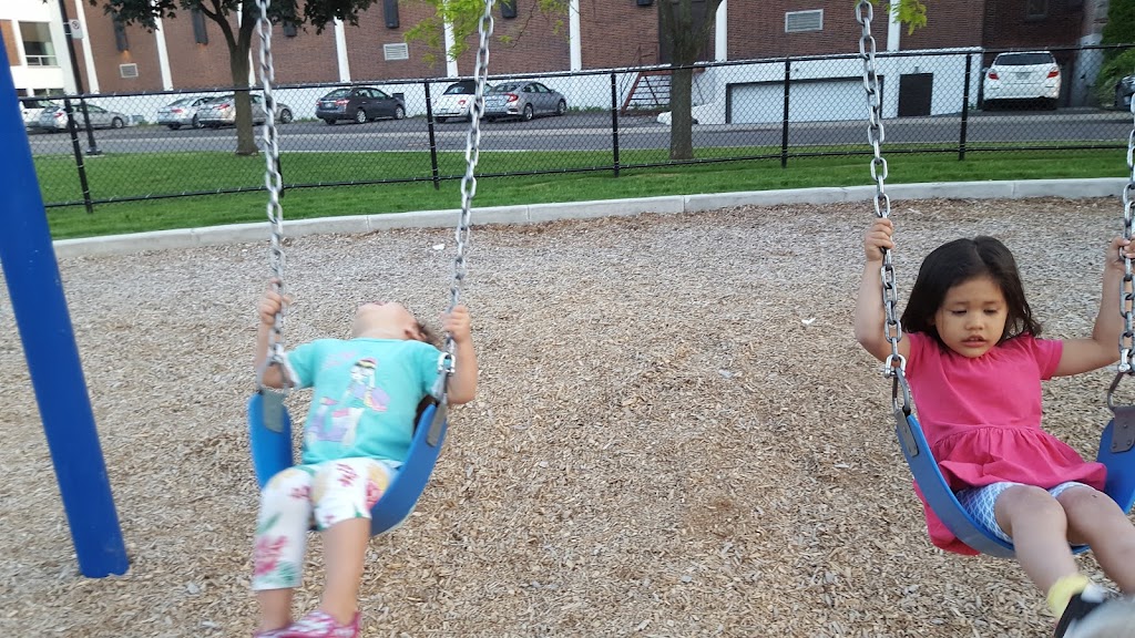 Davies Park | avenue, and Aislie, Westminster Ave S, Montreal West, QC H4X 1Y5, Canada | Phone: (514) 485-8597
