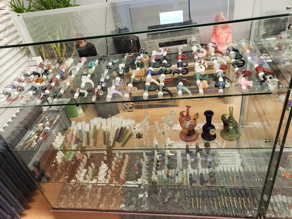Pangea Glass Store | 602 E Main St, Welland, ON L3B 3Y2, Canada | Phone: (905) 734-2655