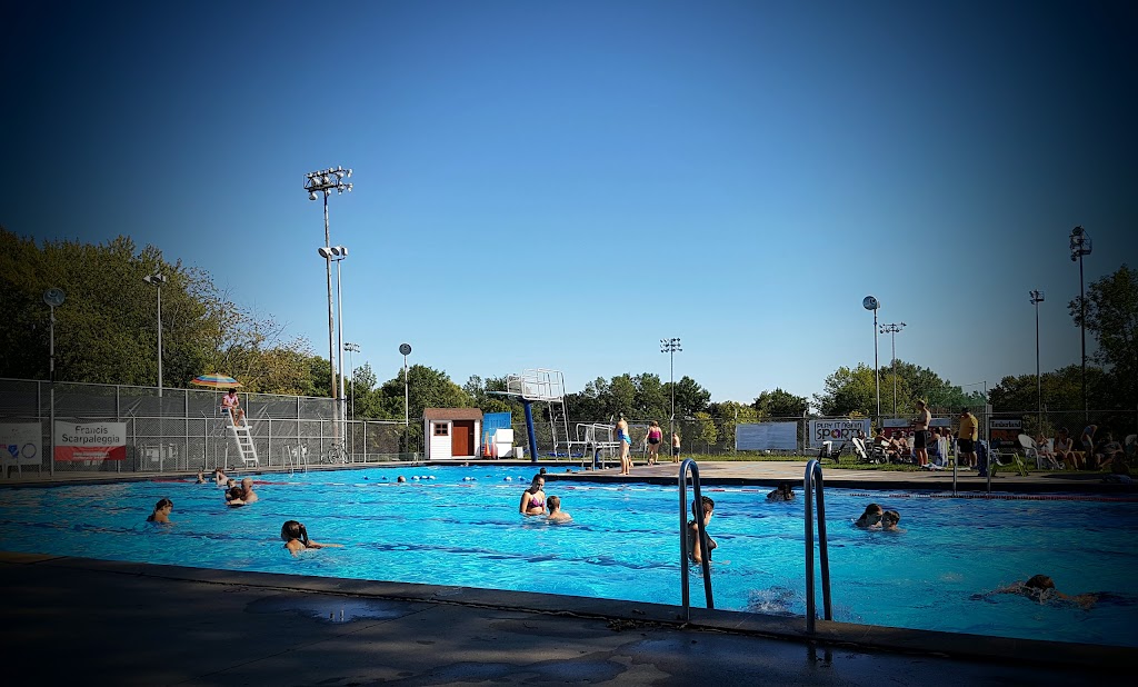 Beacon Hill Pool | 110 Rue Harwood Gate, Beaconsfield, QC H9W 3A3, Canada | Phone: (514) 697-3461