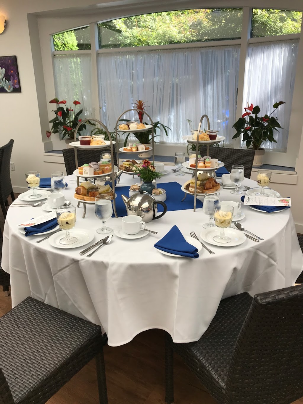 The Blue Poppy Restaurant | 800 Benvenuto Ave, Brentwood Bay, BC V8M 1J8, Canada | Phone: (250) 652-4422