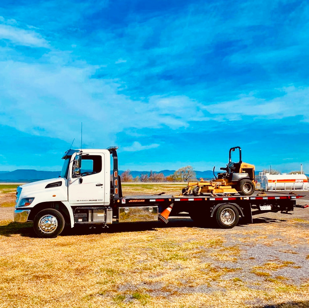 Towing Richelieu | CP 20013 CP RICHELIEU, Richelieu, QC J3L 6W1, Canada | Phone: (450) 963-8679