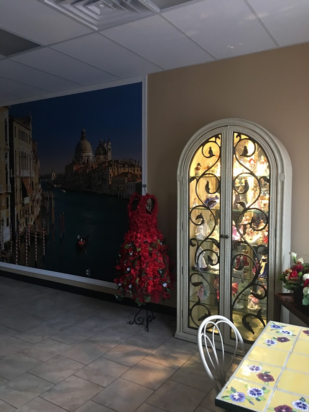 Julias Bistro | 1J6, 217 Niagara St, Dunnville, ON N1A 2A9, Canada | Phone: (905) 906-3924