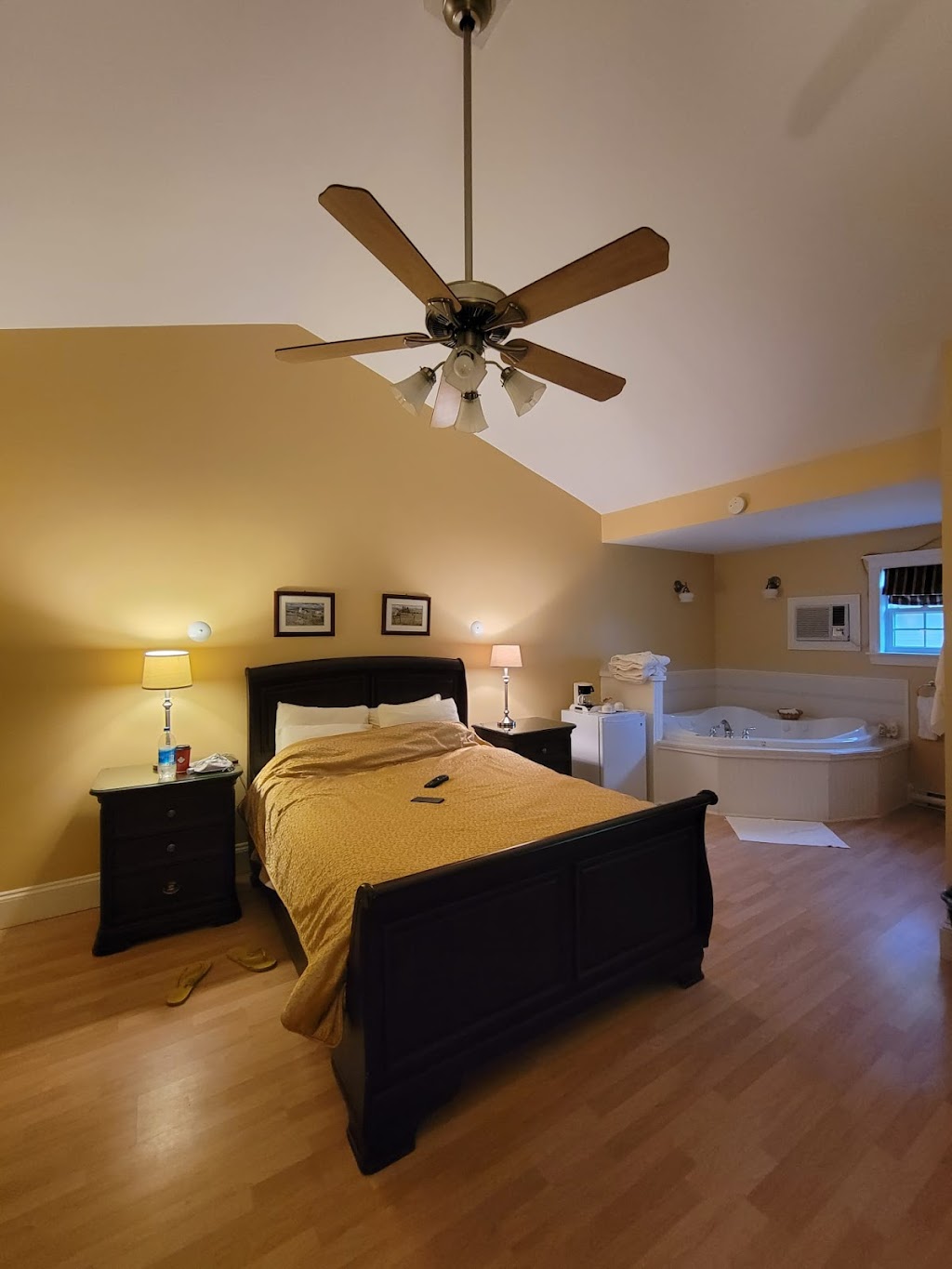 Shining Waters Country Inn | 7600 Cawnpore Ln, Hunter River, PE C0A 1N0, Canada | Phone: (902) 963-2251