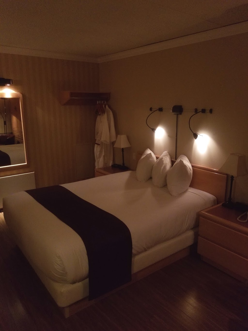 Suites De Laviolette | 7201 Rue Notre Dame O, Trois-Rivières, QC G9B 1W2, Canada | Phone: (819) 377-4747
