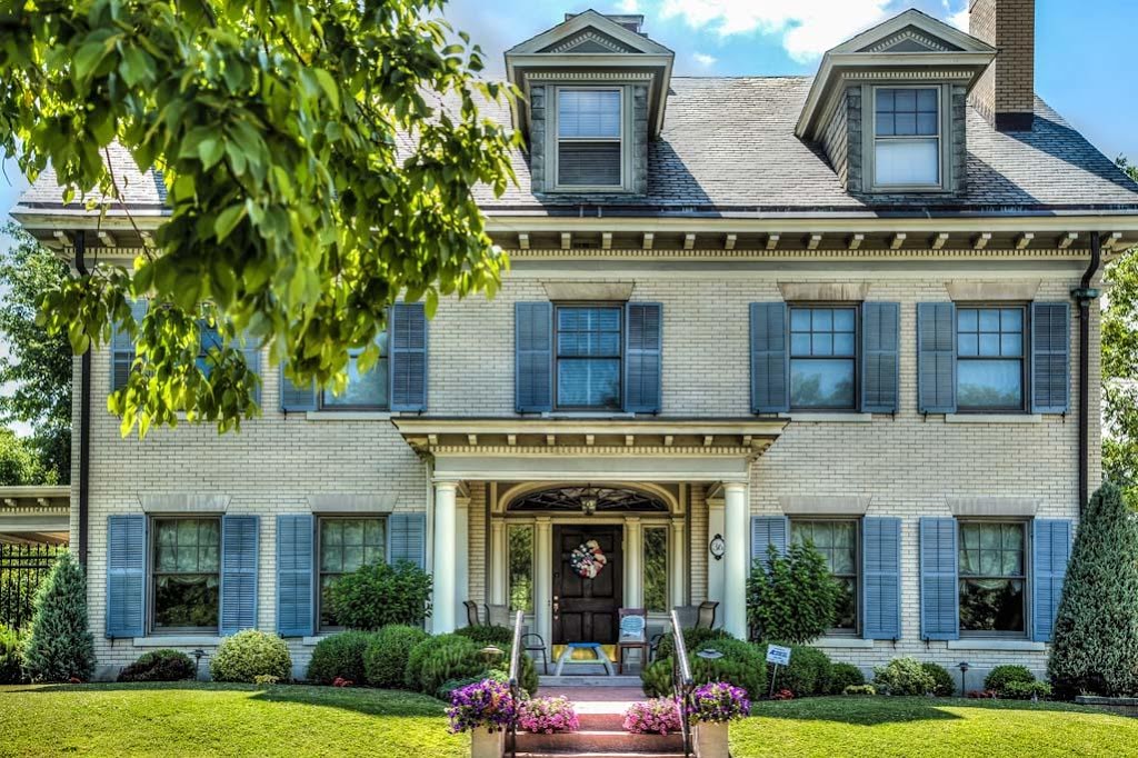 HUNT Real Estate ERA | 720 Elmwood Ave, Buffalo, NY 14222, USA | Phone: (716) 883-2200
