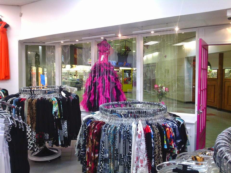 Boutique Isla Mona | 2485 Boulevard Sainte-Anne, Québec, QC G1J 1Y4, Canada | Phone: (418) 687-6383