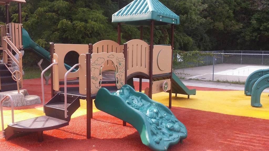 Town of Pelham Fonthill Pool | Marlene Stewart Streit Park, 55 Park Ln, Fonthill, ON L0S 1E0, Canada | Phone: (905) 892-9696