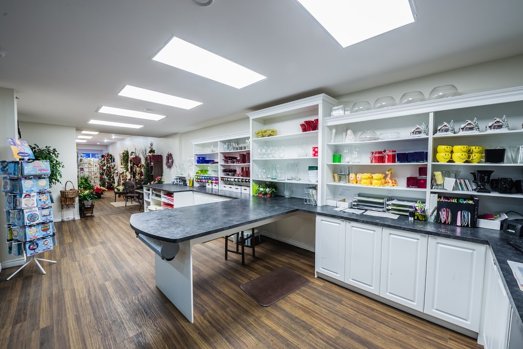 Lindas Floral Designs | 364 Holland St W, Bradford West Gwillimbury, ON L3Z 1H9, Canada | Phone: (905) 778-1040