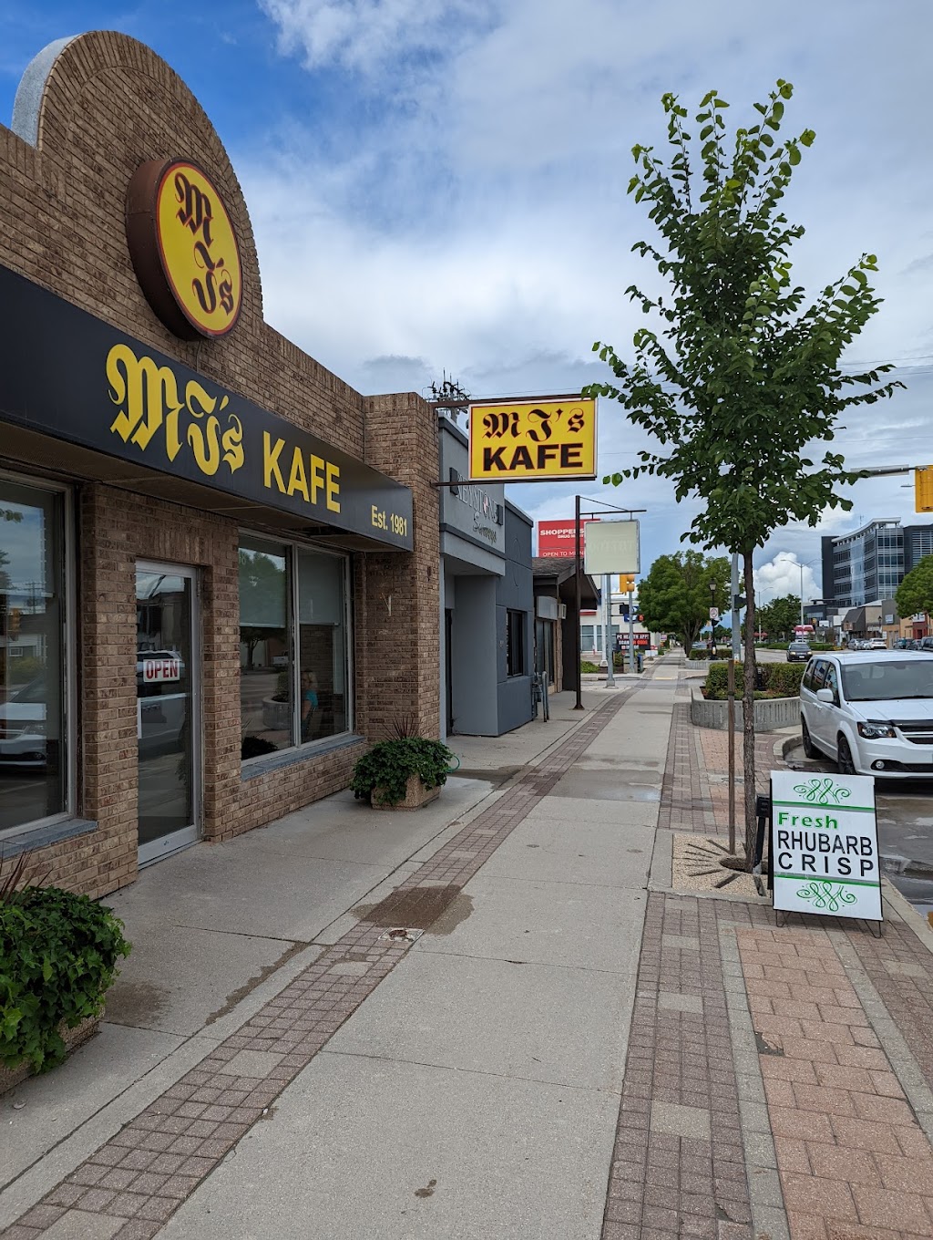 MJs Kafé | 408 Main St, Steinbach, MB R5G 1Z5, Canada | Phone: (204) 326-2224