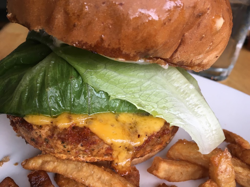 Bunkhouse Bar & Grill | 2777 K. L. O. Rd, Kelowna, BC V1W 4A5, Canada | Phone: (250) 868-3844