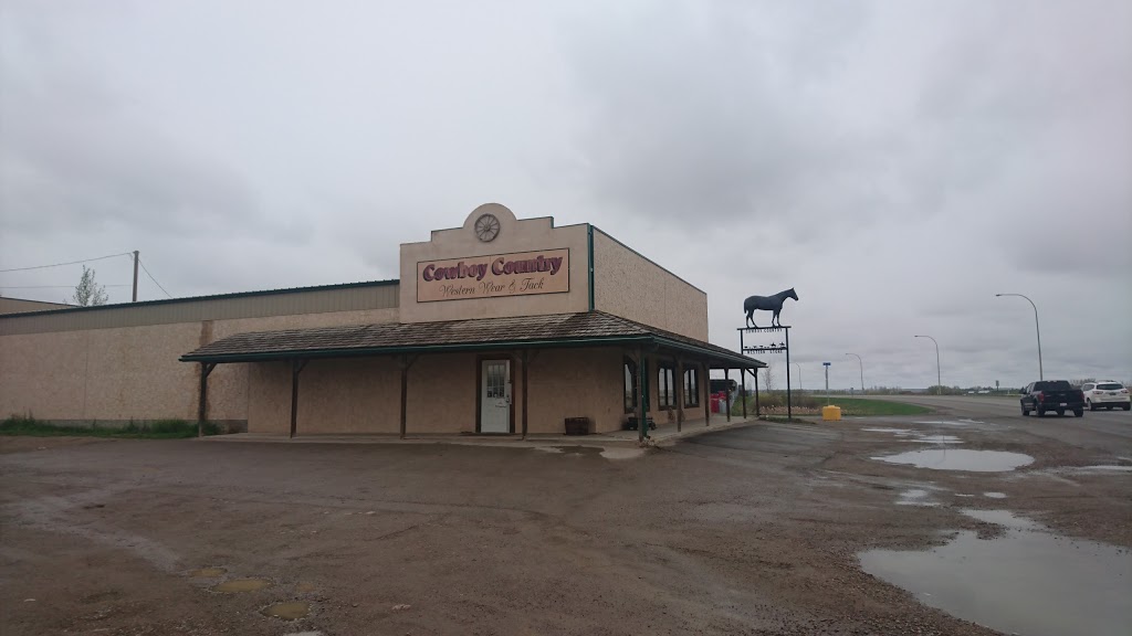 Cowboy Country Western Store | 1601 20 Ave, Nanton, AB T0L 1R0, Canada | Phone: (403) 646-3133