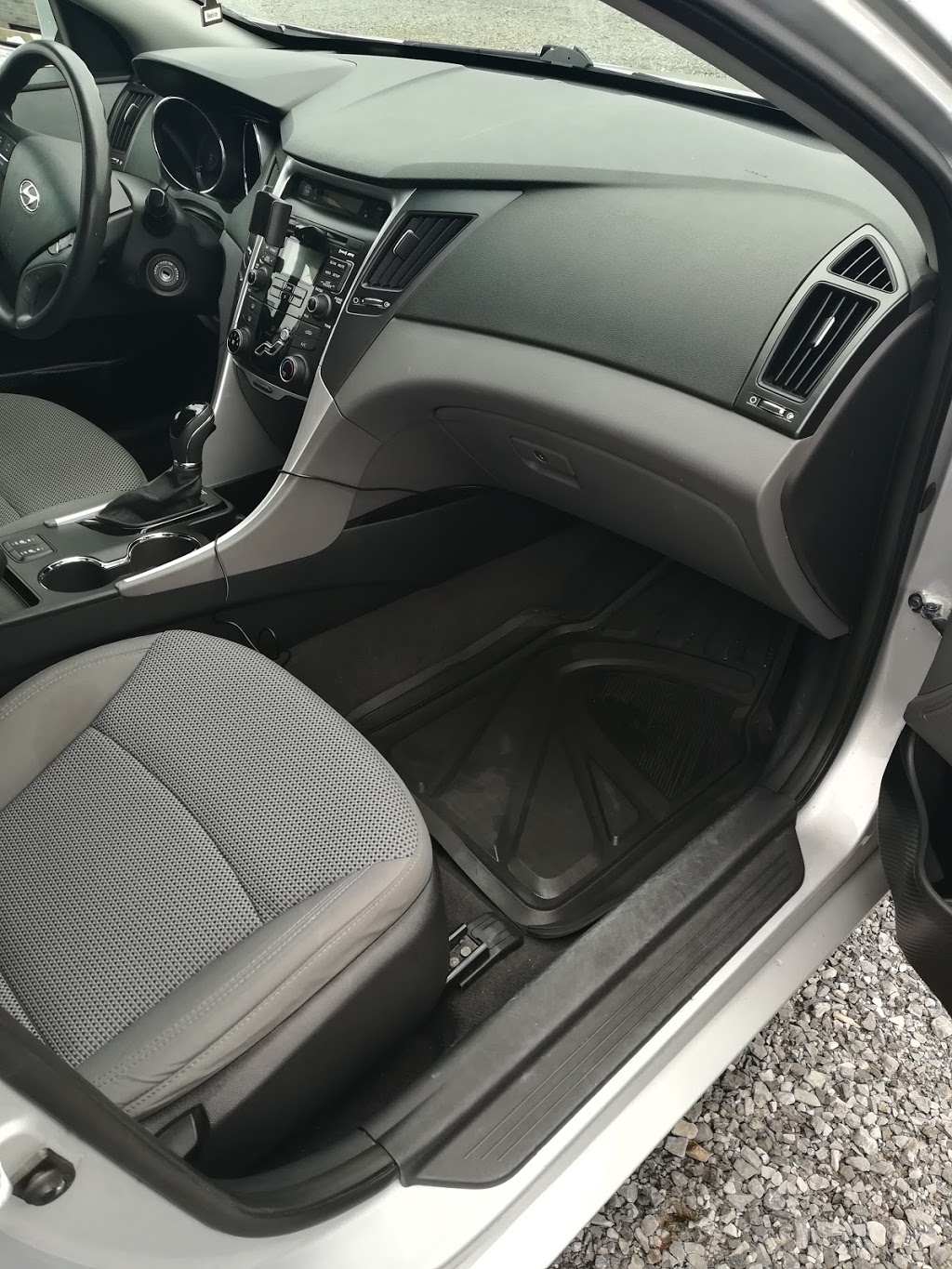 Jeffs Hand Car Wash | 130 Grand Boulevard, LÎle-Perrot, QC J7V 4X1, Canada | Phone: (514) 425-9977