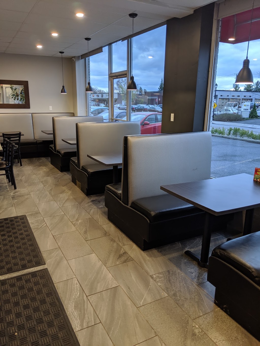 Med Pizza St Bruno | 1394 Rue de Montarville, Saint-Bruno-de-Montarville, QC J3V 3T5, Canada | Phone: (450) 653-2112