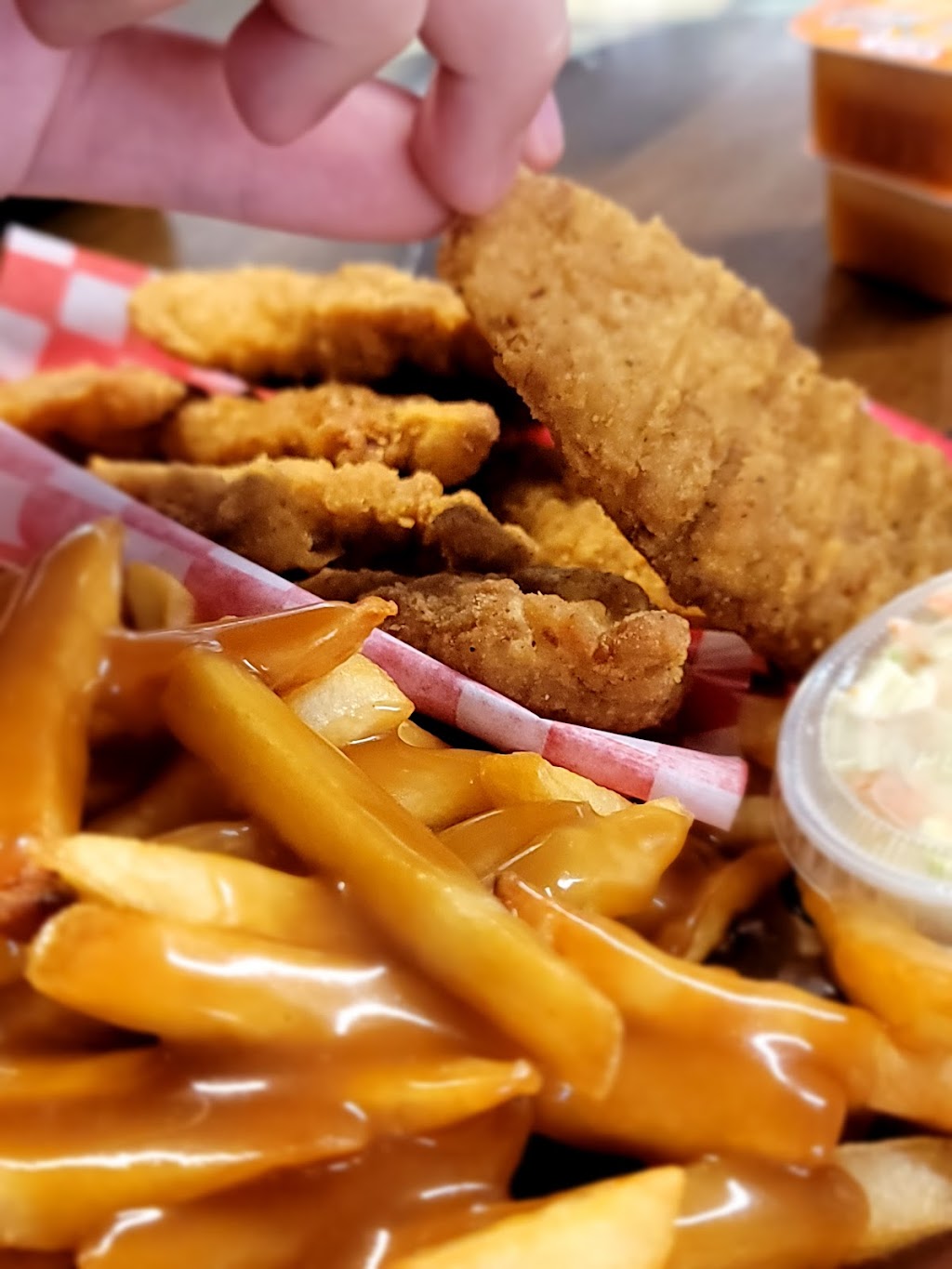 Harbour View Convenience | 99 Harbour Rd, Miminegash, PE C0B 1S0, Canada | Phone: (902) 882-4208