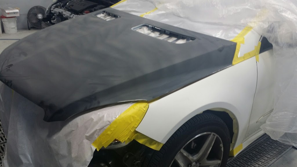 Leons Auto Body North | 99 Rodinea Rd unit 4, Maple, ON L6A 1R3, Canada | Phone: (905) 508-9888