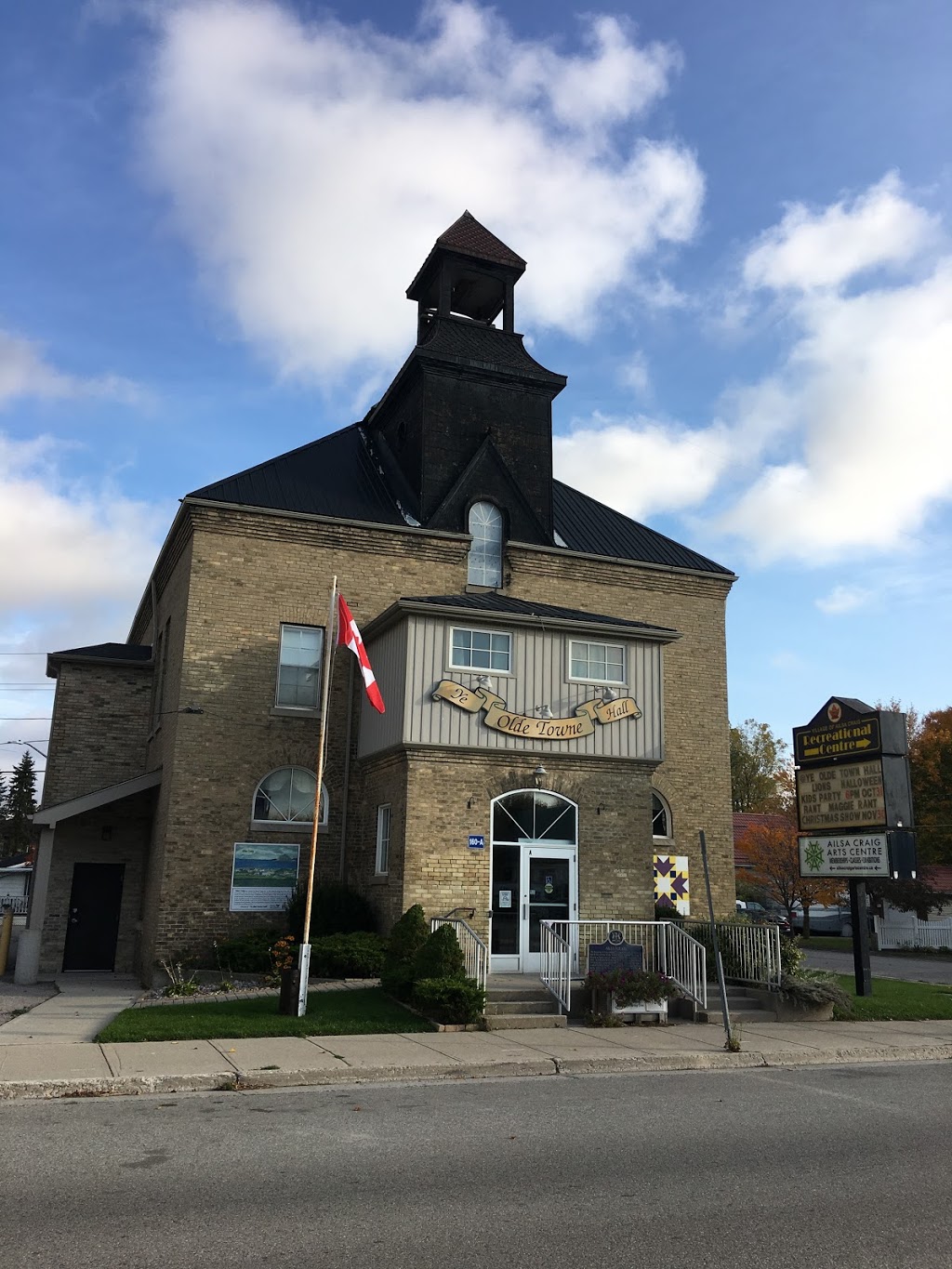Friends Of Ye Olde Towne Hall | 160 Ailsa Craig Main St, Ailsa Craig, ON N0M 1A0, Canada | Phone: (519) 293-1060