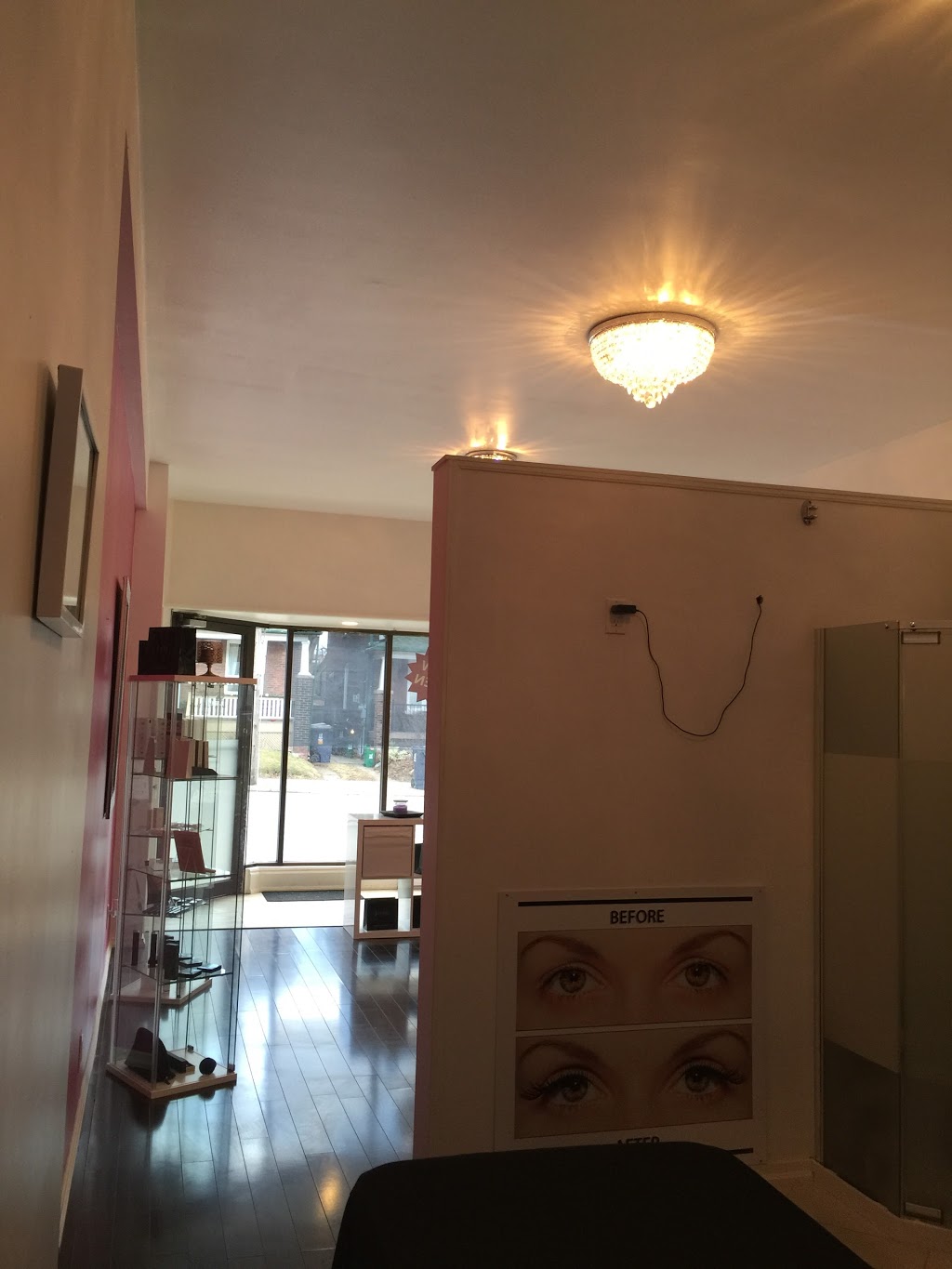 Luxury Lash Studio | 336 Kingston Rd, Toronto, ON M4L 1T7, Canada | Phone: (289) 980-2545