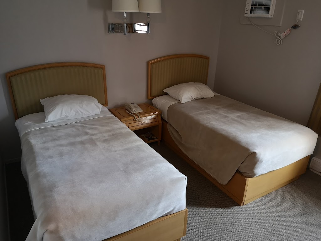Hotel DeOro | 639 Main St, Lillooet, BC V0K 1V0, Canada | Phone: (250) 256-2355