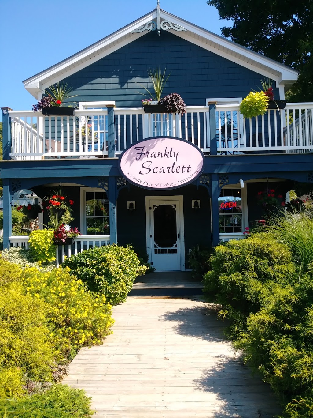 Frankly Scarlett | 197 Main St, Port Stanley, ON N5L 1H6, Canada | Phone: (519) 782-3601