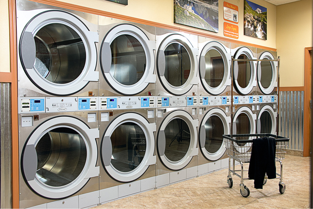 Magic Coin Laundry | 666 Burnhamthorpe Rd, Etobicoke, ON M9C 2Z4, Canada | Phone: (416) 620-9666