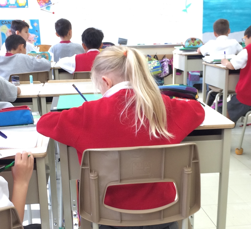 Charles-Perrault School | 106 Rue Cartier, Roxboro, QC H8Y 1G8, Canada | Phone: (514) 684-5043