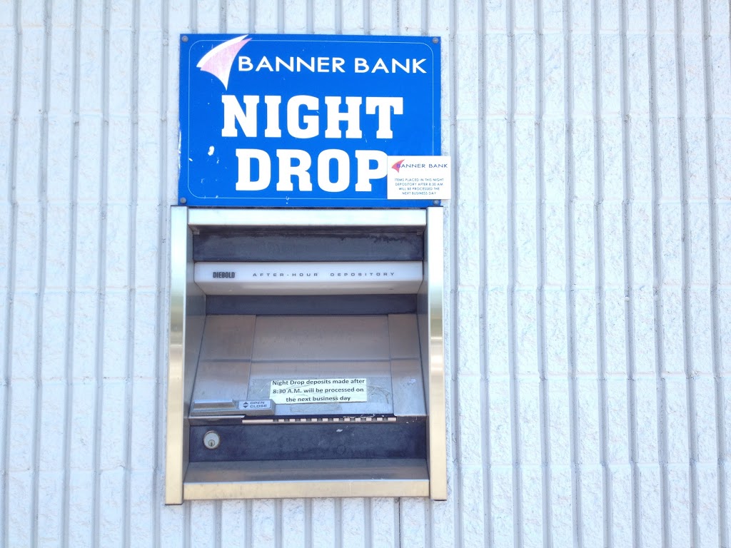 Banner Bank | 480 Tyee Dr, Point Roberts, WA 98281, USA | Phone: (360) 945-3132