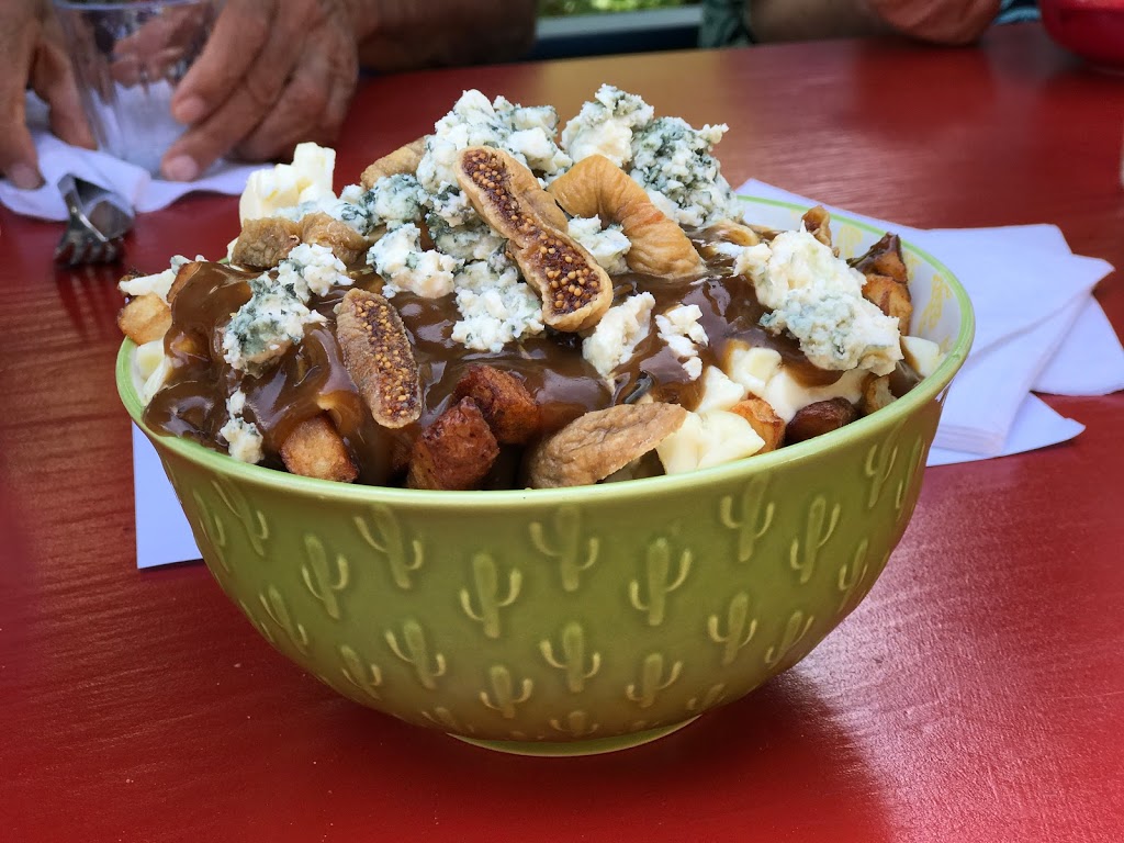 Le Mouton Noir | 2301 Rue de lÉglise, Val-David, QC J0T 2N0, Canada | Phone: (819) 322-1571